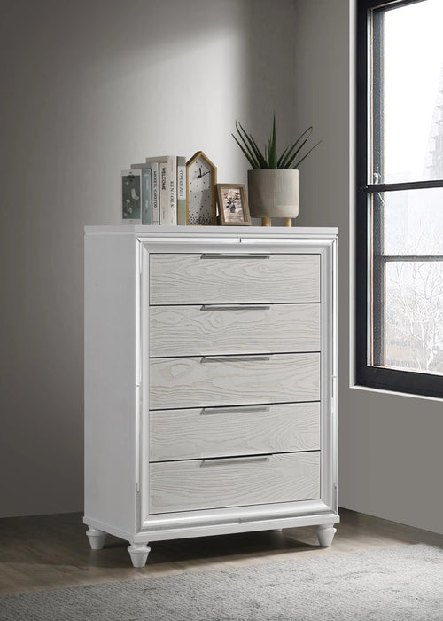 B027 Pale Almond Chest