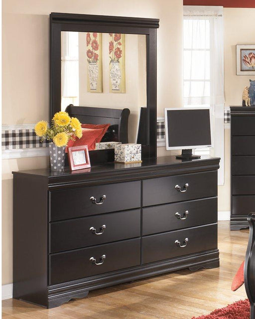 Huey Vineyard Dresser and Mirror - Furniture Citi (Multi Location - MI)