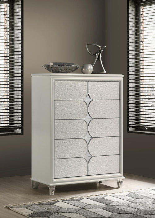 B025 Mysterious Gold Chest