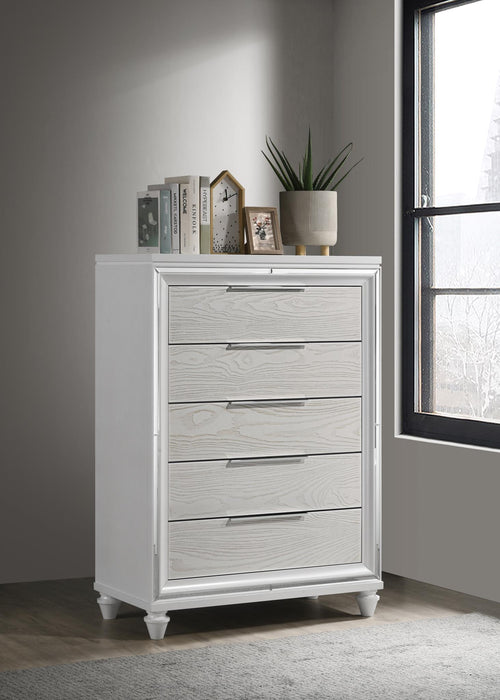 B027 Pale Almond Chest