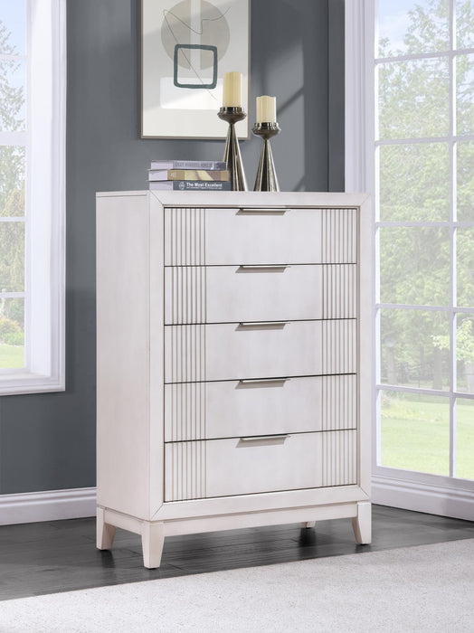 B252 Beige Chest